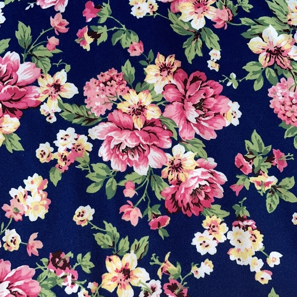 Floral Print Crewneck Navy Top - Picture 4 of 4